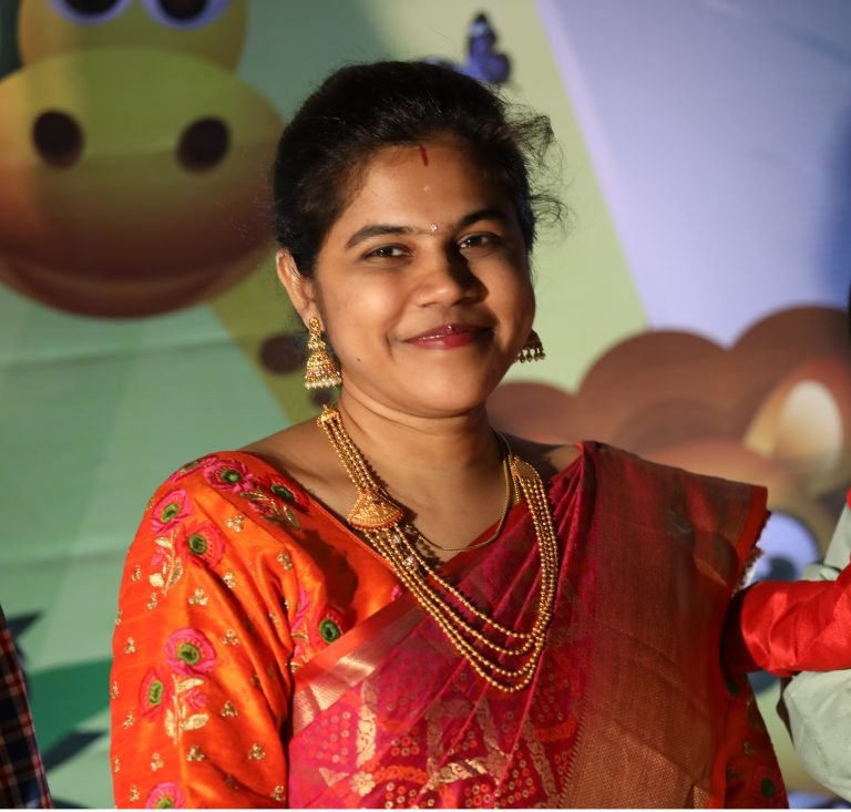 THE 9 TO 5 STORY Swati